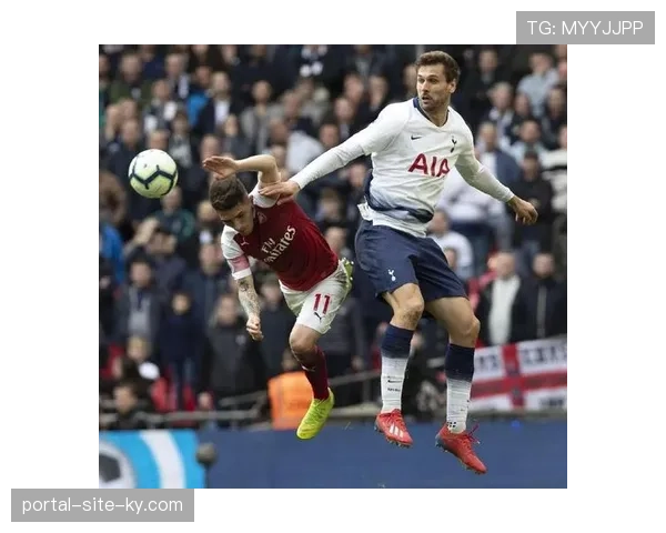 赖斯后场带球失误被断 导致热刺快速扳平比分